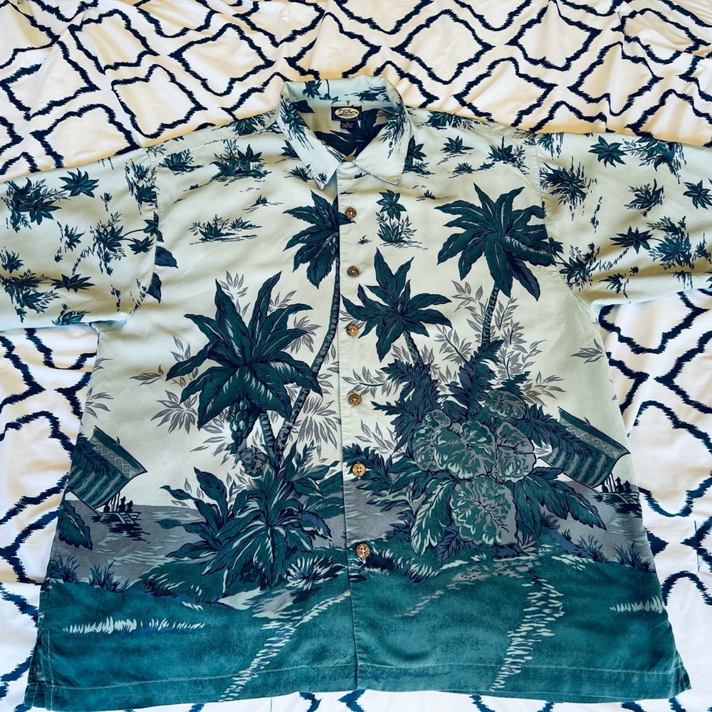 Tommy Bahama White with Print Short Sleeve Button Down Men’s Size XL